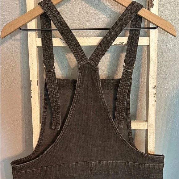 Aerie Gray Distressed Corduroy Overalls - Picture 6 of 13